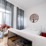Nomad's Netto & Subway Apartman Porto