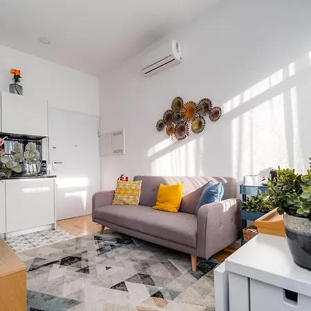 Nomad's Netto & Subway Порту