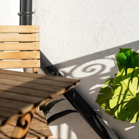 Nomad's Netto & Subway Apartment