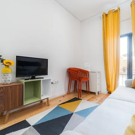 Nomad's Netto & Subway Apartment *