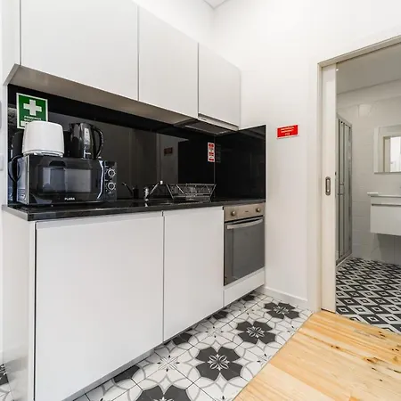 Apartment Nomad's Netto & Subway